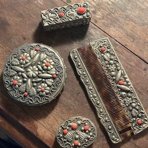 Antique beauty set